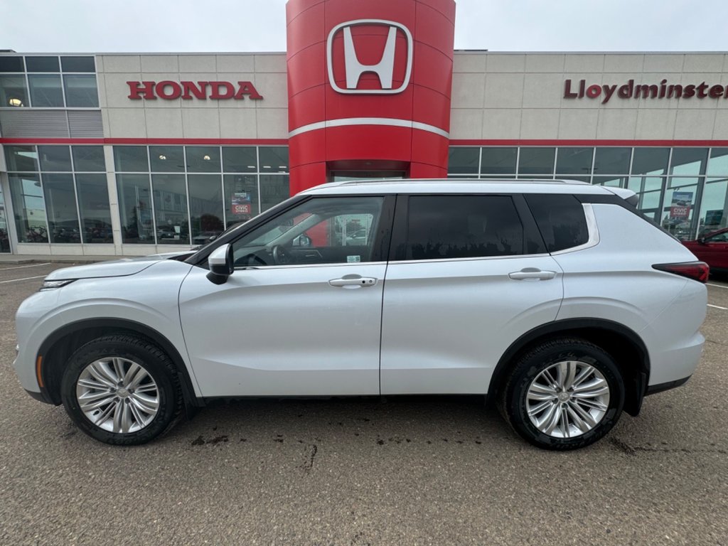 2022  Outlander in Lloydminster, Saskatchewan - 2 - w1024h768px