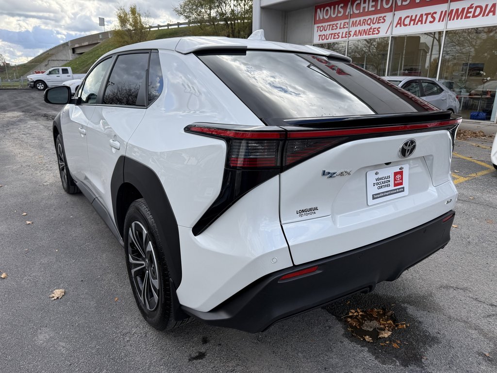 Toyota bZ4X XLE 2023-3