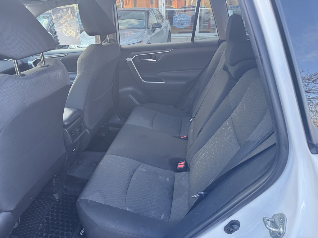 Toyota RAV4 XLE 2021-4