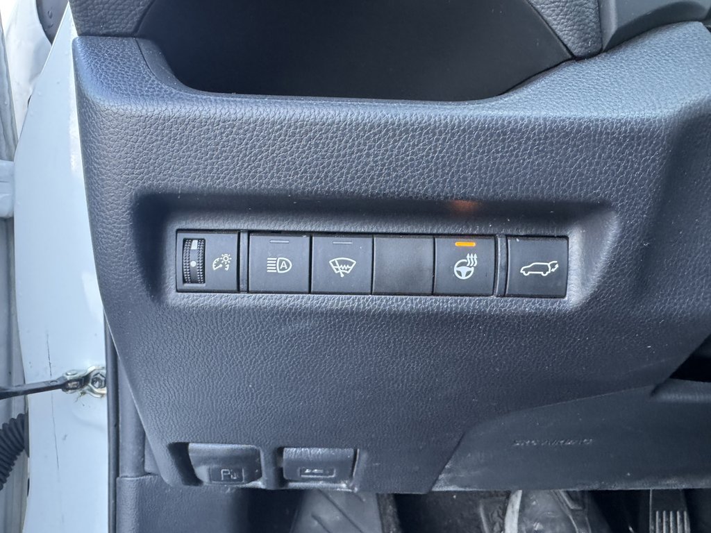 Toyota RAV4 XLE 2021-1