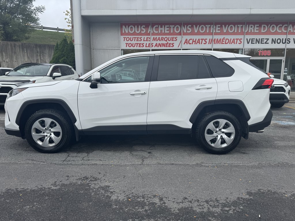 Toyota RAV4 LE 2022-1
