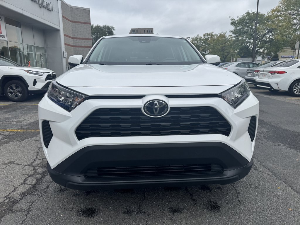 Toyota RAV4 LE 2022-7
