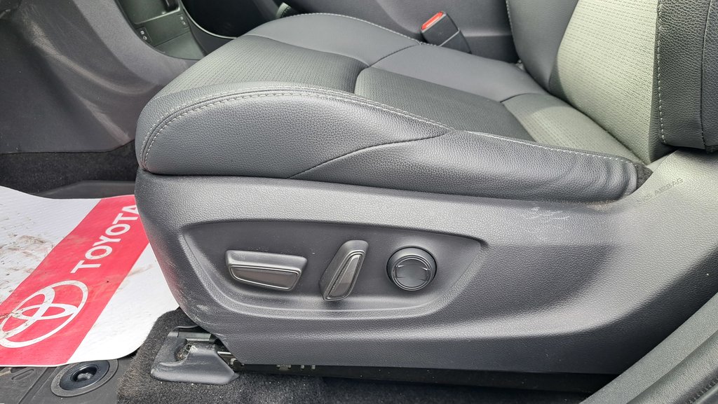 Toyota bZ4X XLE 2023-6