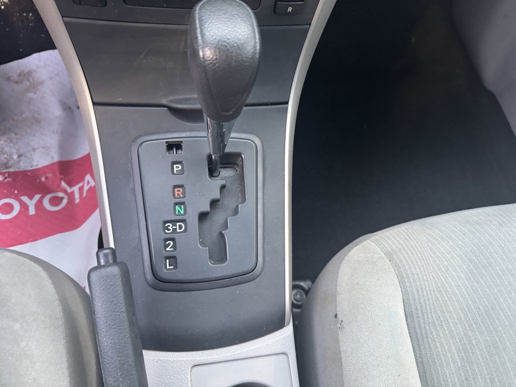 Toyota Corolla CE 2013-3