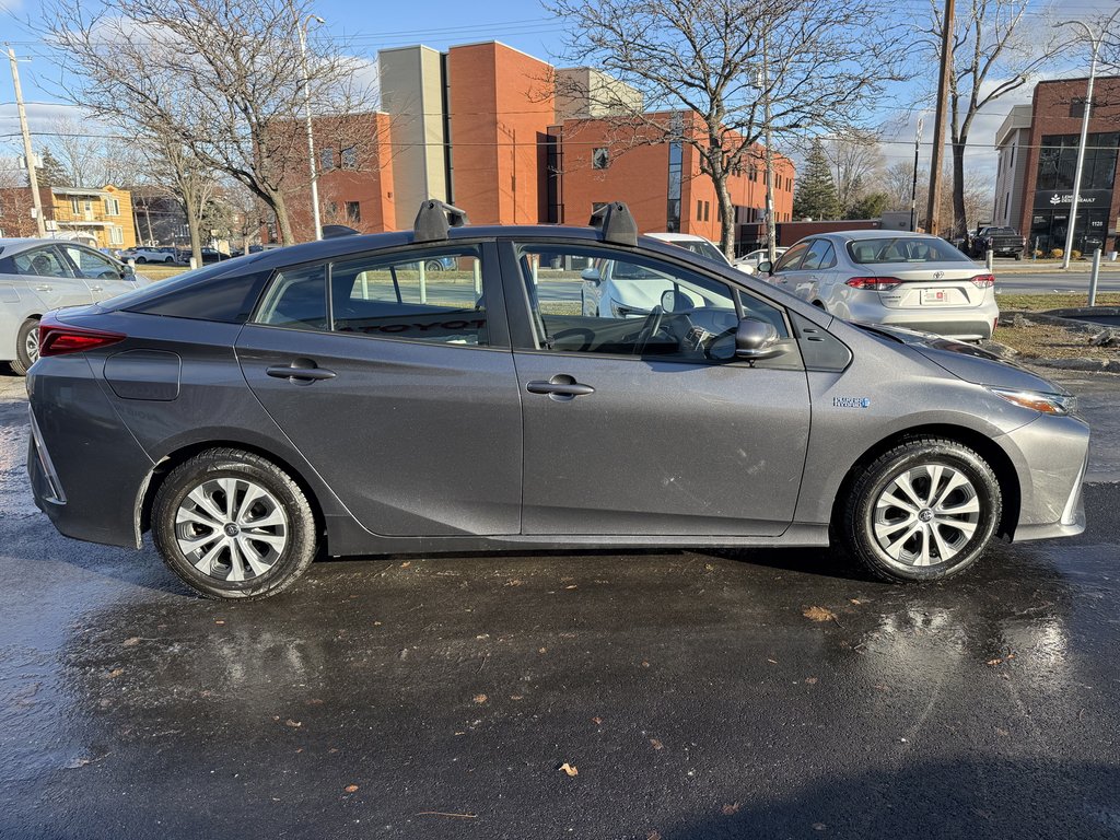 Toyota Prius Prime  2021-6