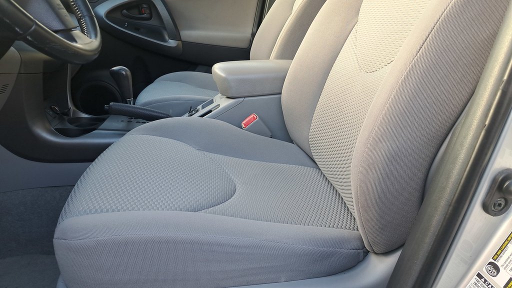 Toyota RAV4 Limited 2009-7