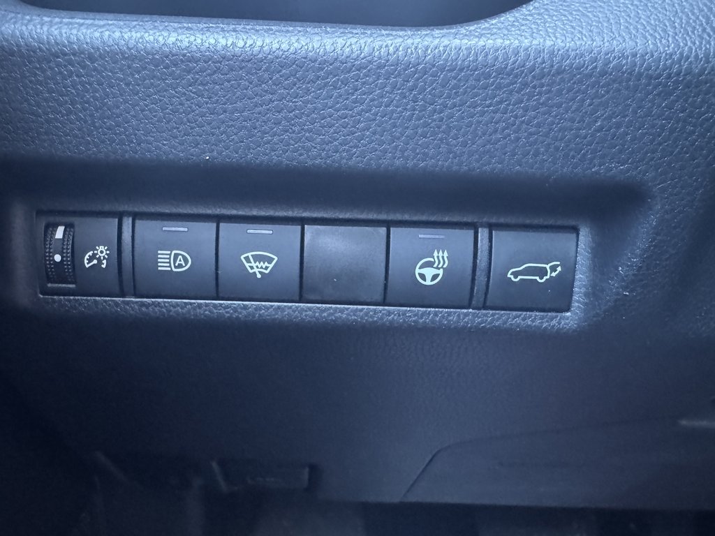 Toyota RAV4 XLE 2021-7