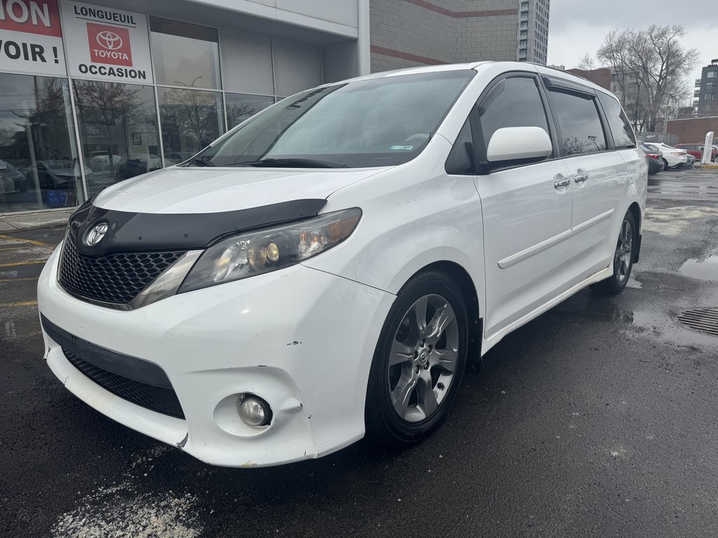 2013 Toyota Sienna SE-0