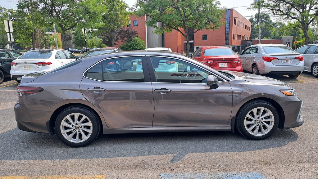Toyota Camry Hybrid LE 2021-2
