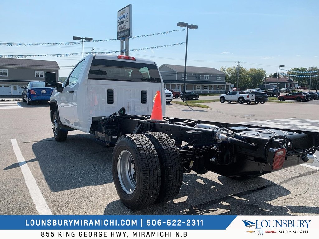 2025 Chevrolet Silverado 3500HD CC in Miramichi, New Brunswick - 4 - w1024h768px