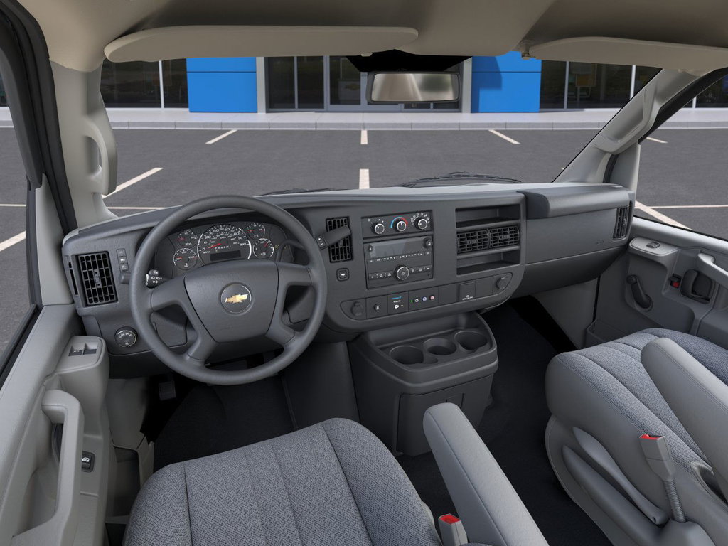 2025 Chevrolet EXPRESS CUTAWAY 3500 in Saint-Hyacinthe, Quebec - 15 - w1024h768px