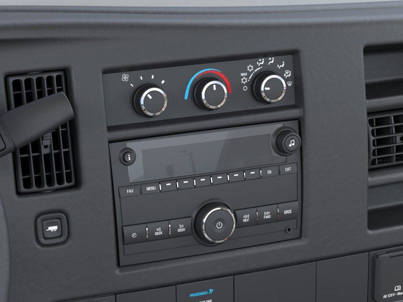 2025 Chevrolet EXPRESS CUTAWAY 3500 in Saint-Hyacinthe, Quebec - 20 - w1024h768px