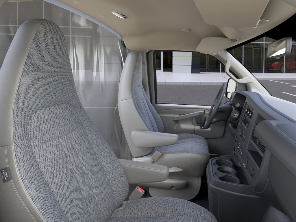 2025 GMC SAVANA Savana Commercial Cutaway in Saint-Hyacinthe, Quebec - 17 - w1024h768px