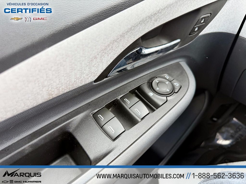 2020 Chevrolet Bolt EV in Matane, Quebec - 3 - w1024h768px