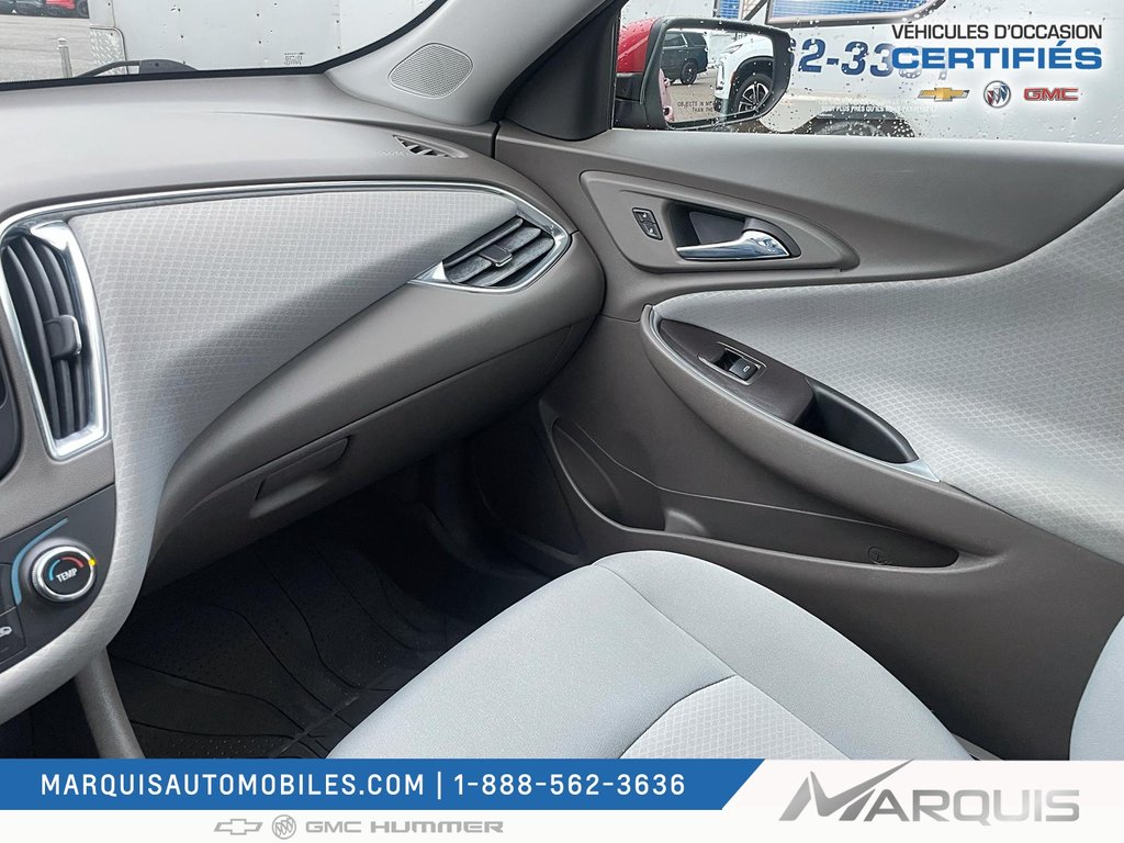 Chevrolet Malibu  2018 à Matane, Québec - 11 - w1024h768px