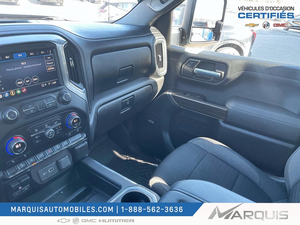 Chevrolet Silverado 1500  2021 à Matane, Québec - 14 - w1024h768px