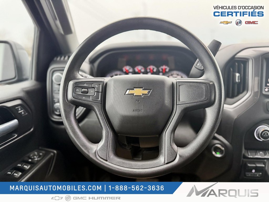 Chevrolet Silverado 1500  2023 à Matane, Québec - 9 - w1024h768px