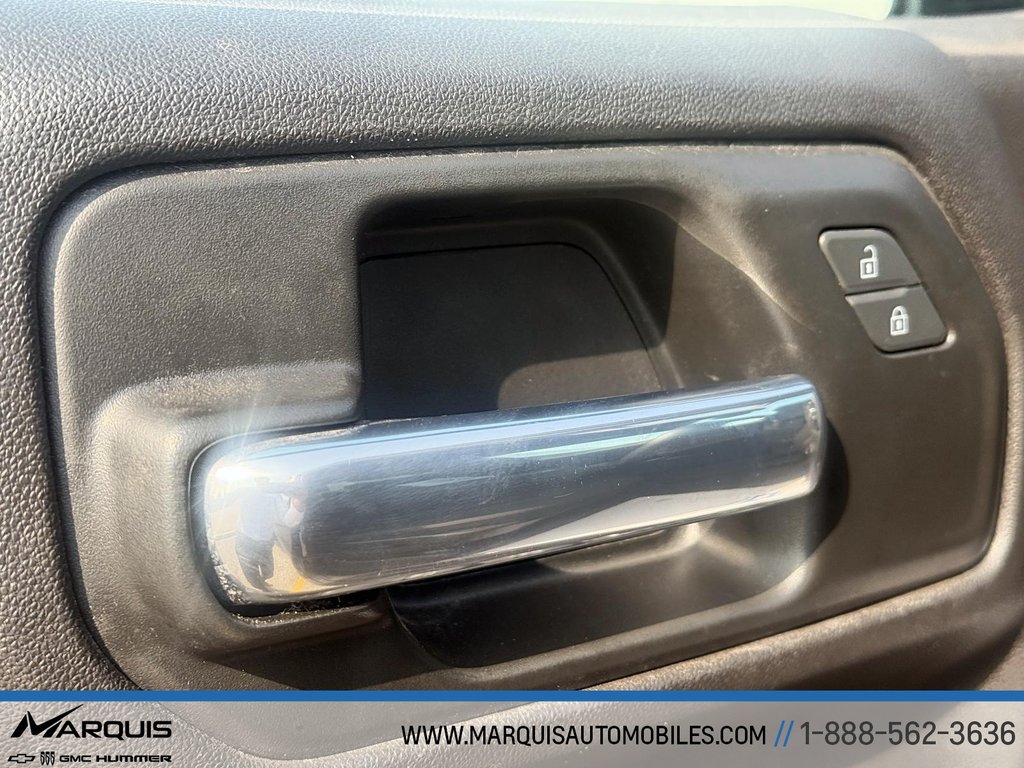 2023 Chevrolet Silverado 1500 in Matane, Quebec - 9 - w1024h768px