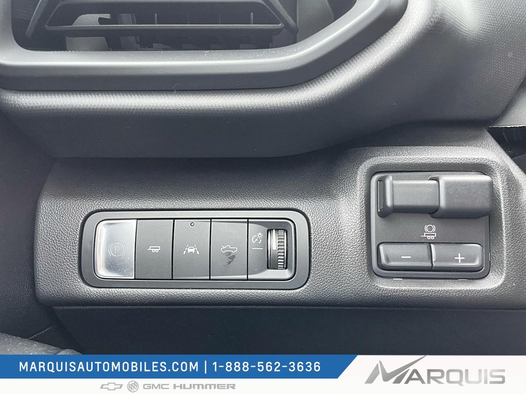 Chevrolet Silverado EV  2024 à Matane, Québec - 8 - w1024h768px