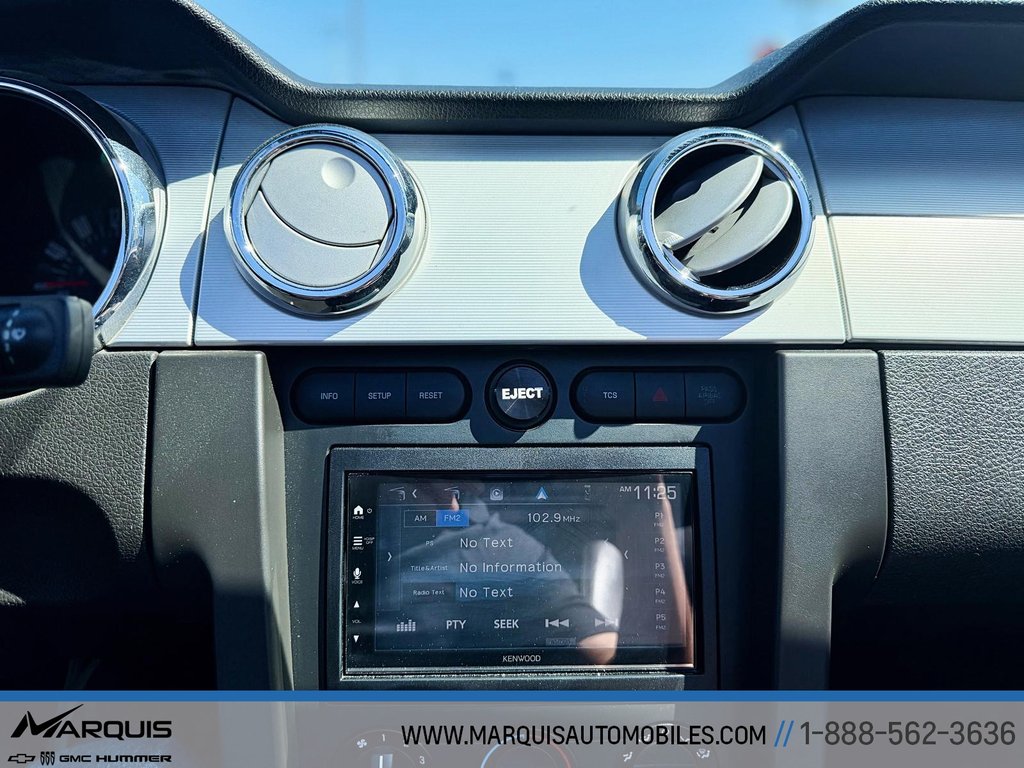 2006 Ford Mustang in Matane, Quebec - 12 - w1024h768px