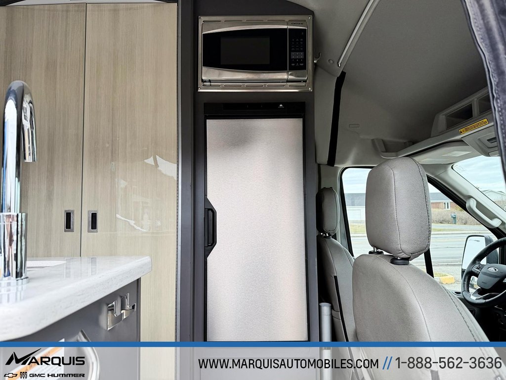 2023 Ford Transit Cargo Van in Matane, Quebec - 15 - w1024h768px