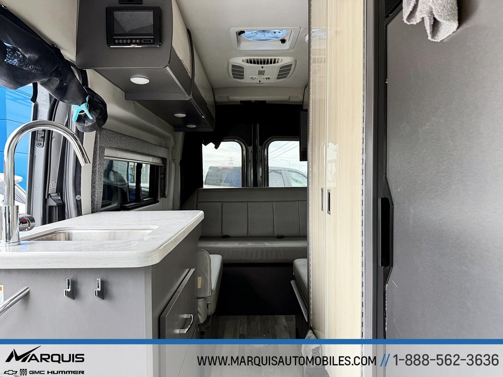 2023 Ford Transit Cargo Van in Matane, Quebec - 13 - w1024h768px