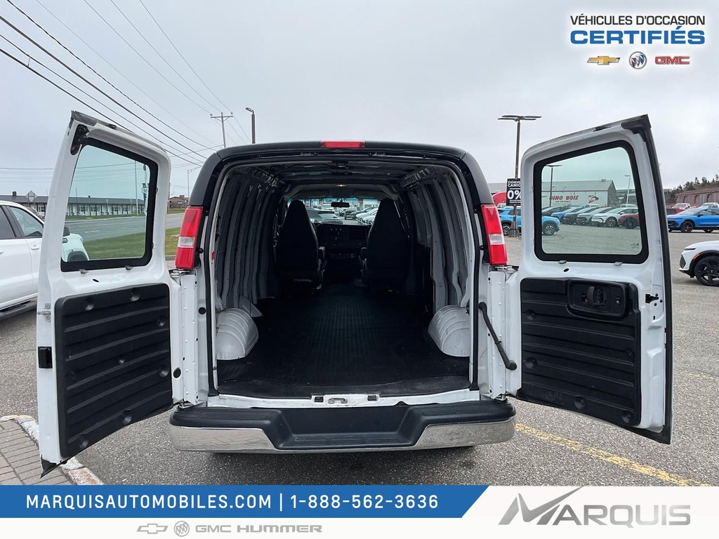 GMC Savana Cargo Van  2021 à Matane, Québec - 5 - w1024h768px