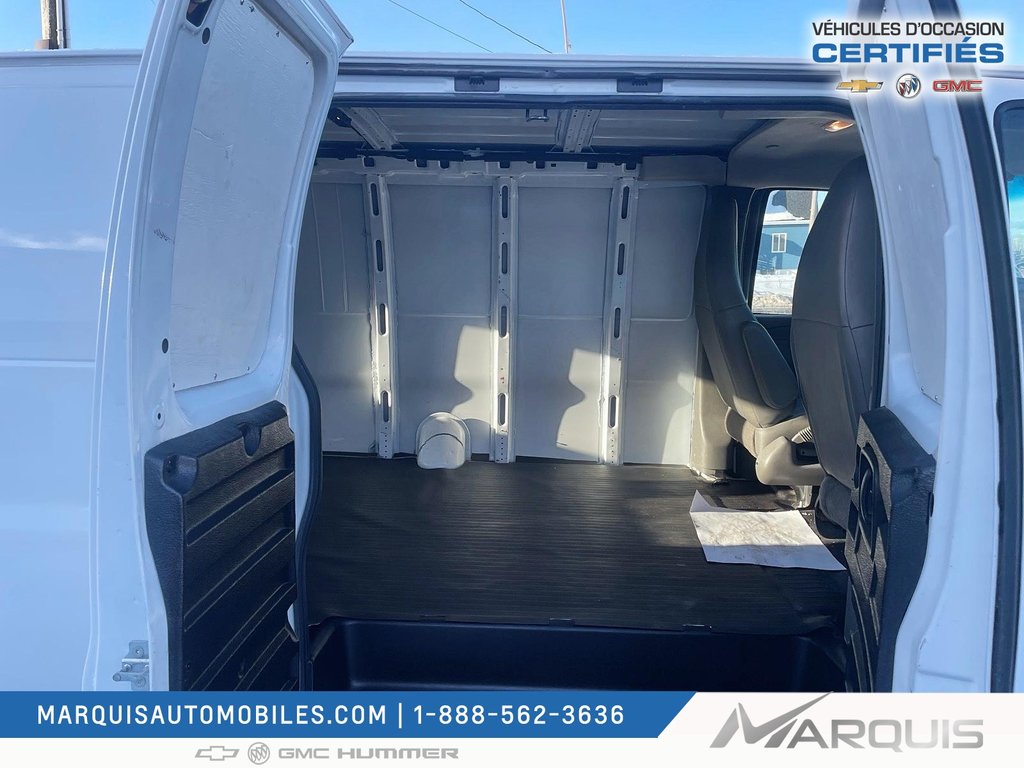 GMC Savana Cargo Van  2021 à Matane, Québec - 8 - w1024h768px