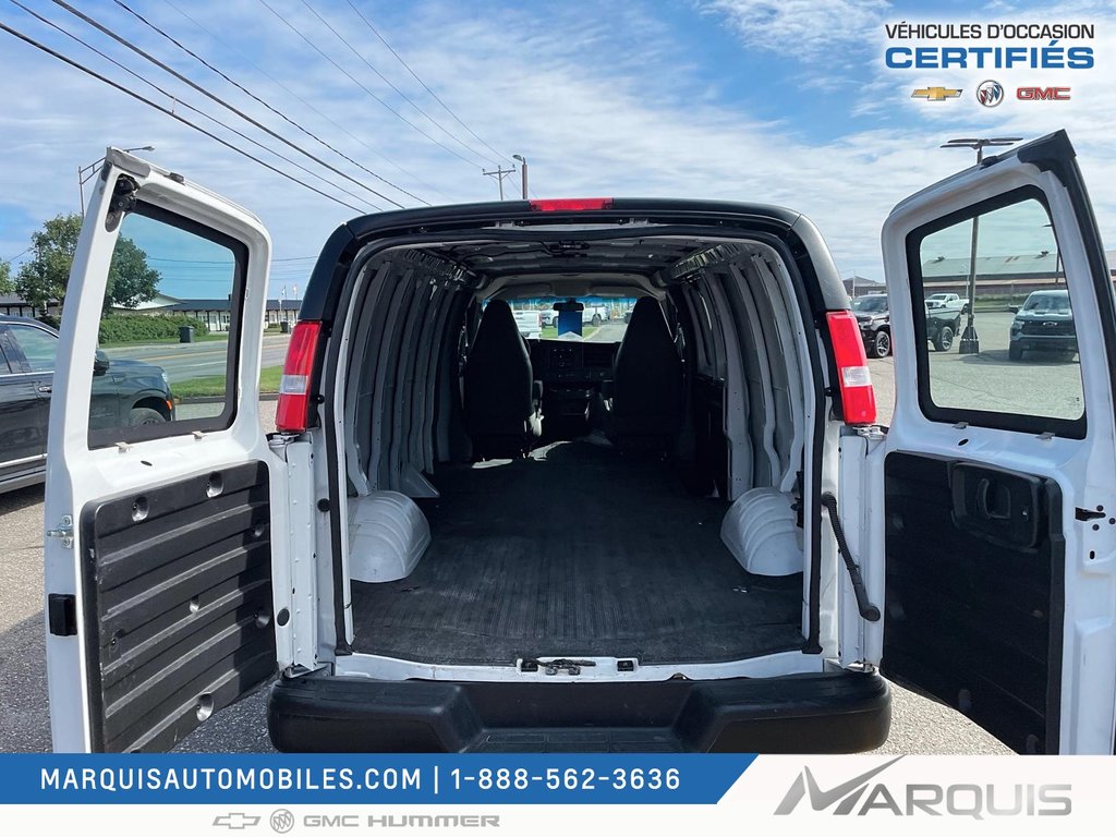 GMC Savana Cargo Van  2022 à Matane, Québec - 5 - w1024h768px