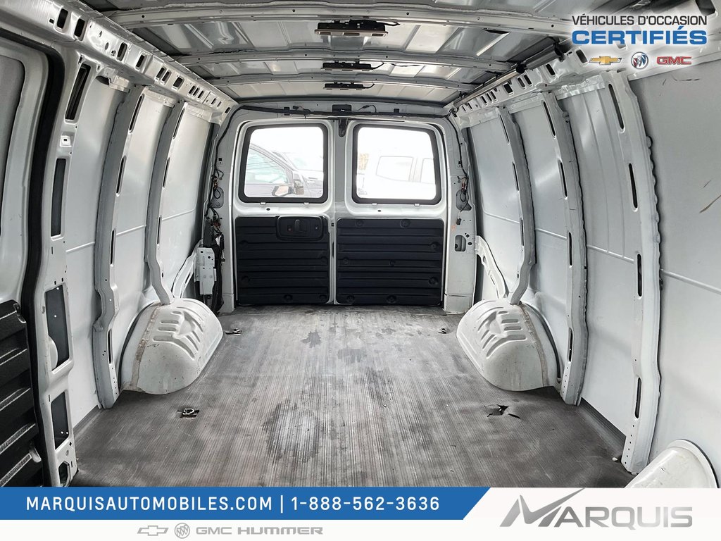 GMC Savana Cargo Van  2022 à Matane, Québec - 10 - w1024h768px