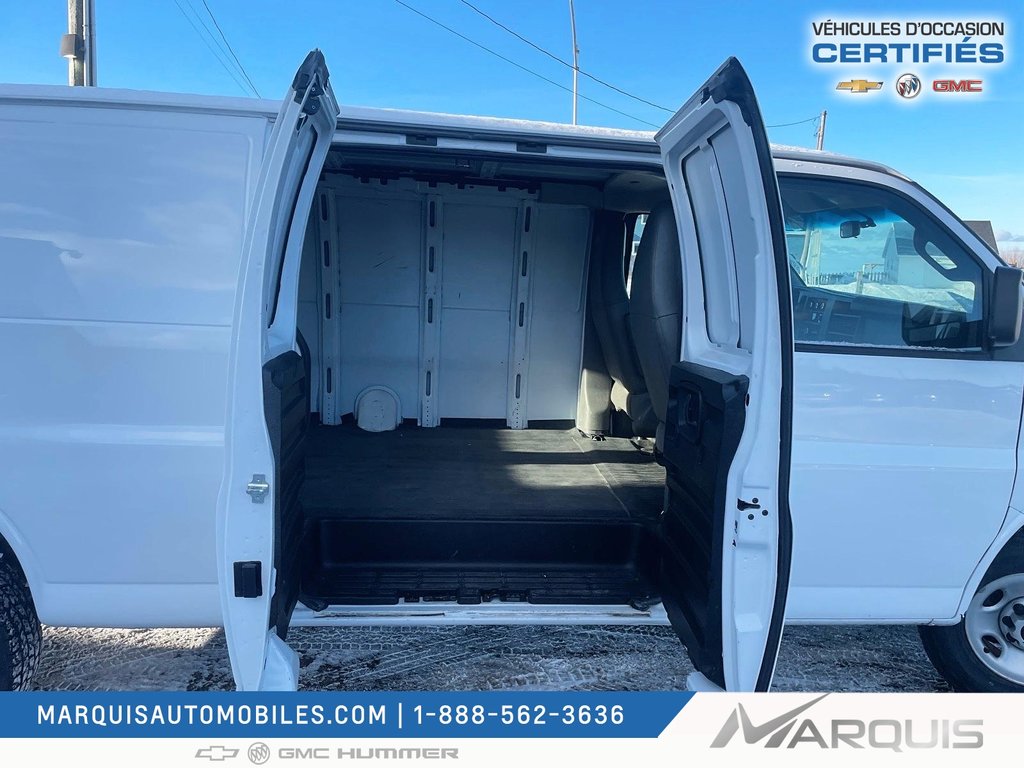 GMC Savana Cargo Van  2022 à Matane, Québec - 8 - w1024h768px