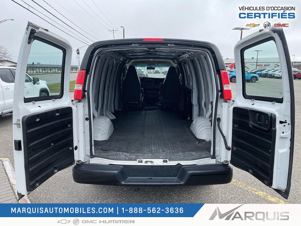GMC Savana Cargo Van  2022 à Matane, Québec - 4 - w1024h768px