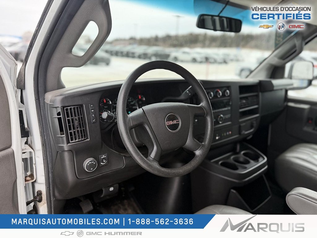GMC Savana Cargo Van  2022 à Matane, Québec - 6 - w1024h768px