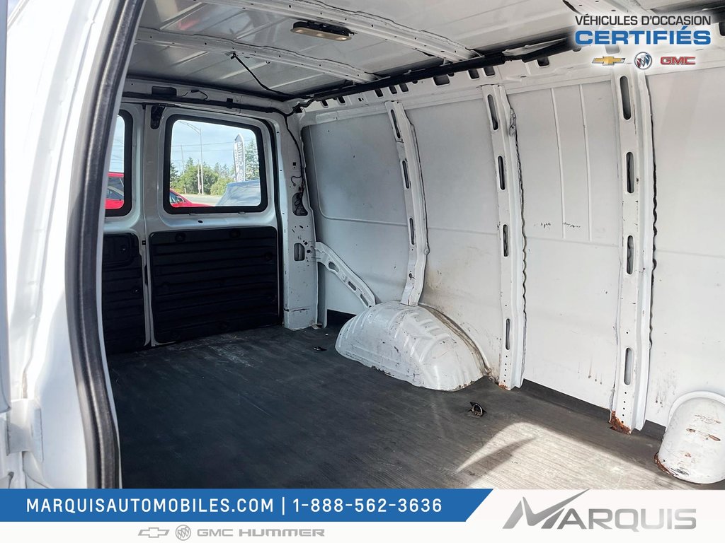 GMC Savana Cargo Van  2022 à Matane, Québec - 15 - w1024h768px