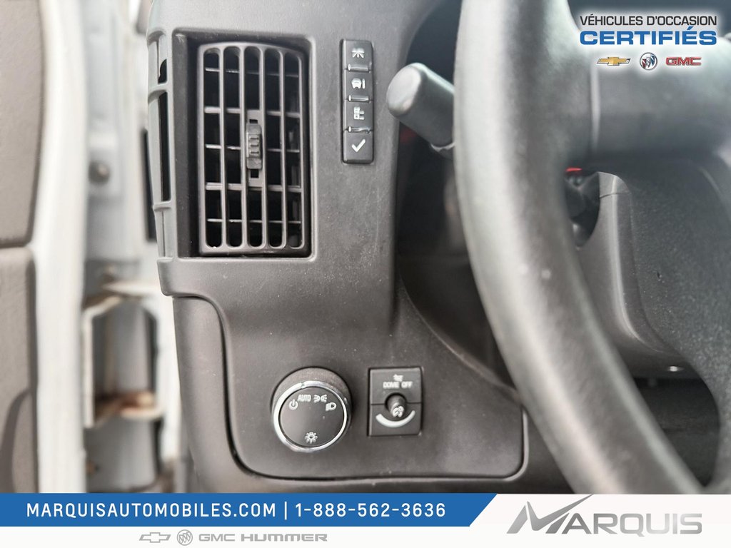 GMC Savana Cargo Van  2022 à Matane, Québec - 8 - w1024h768px