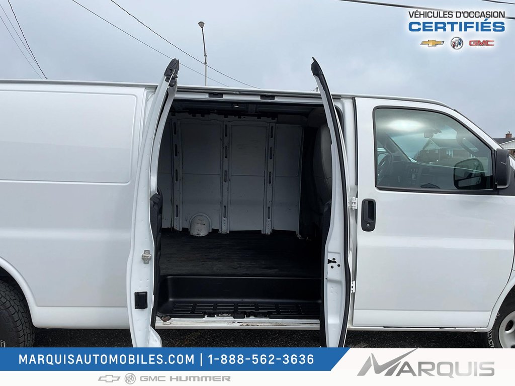 GMC Savana Cargo Van  2022 à Matane, Québec - 5 - w1024h768px