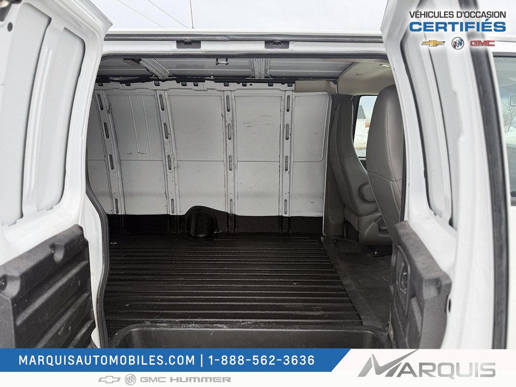 GMC Savana Cargo Van  2022 à Matane, Québec - 5 - w1024h768px