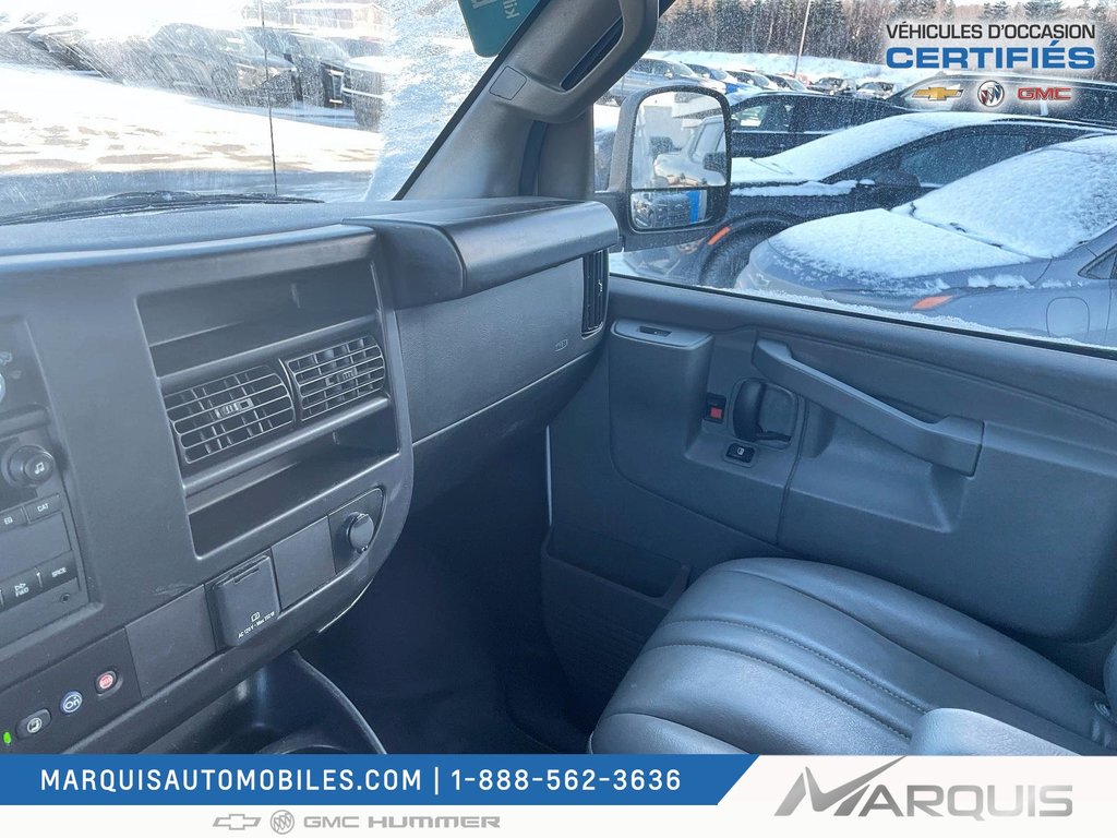 GMC Savana Cargo Van  2022 à Matane, Québec - 17 - w1024h768px