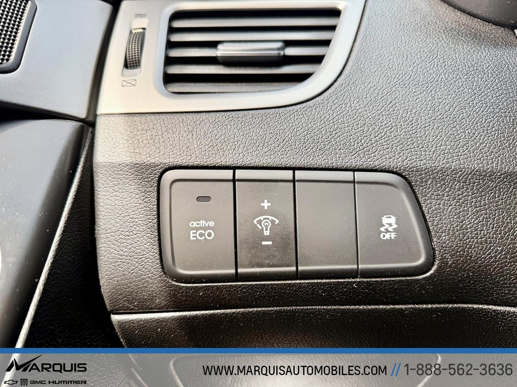 2015 Hyundai Elantra in Matane, Quebec - 4 - w1024h768px
