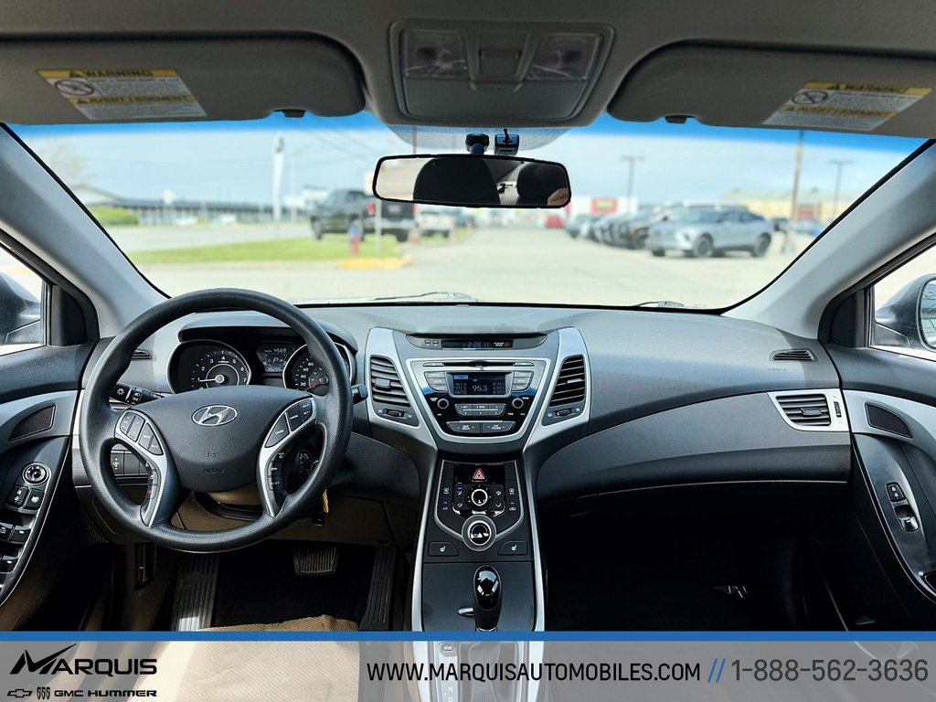 2015 Hyundai Elantra in Matane, Quebec - 13 - w1024h768px