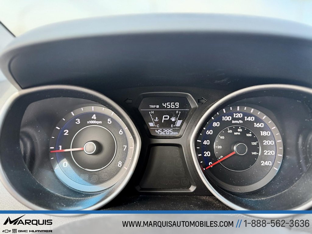 2015 Hyundai Elantra in Matane, Quebec - 5 - w1024h768px