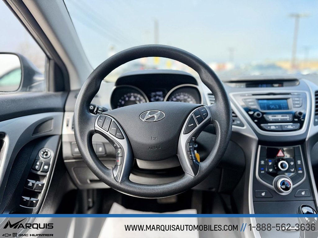 2015 Hyundai Elantra in Matane, Quebec - 6 - w1024h768px