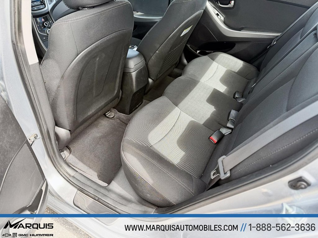 2015 Hyundai Elantra in Matane, Quebec - 12 - w1024h768px
