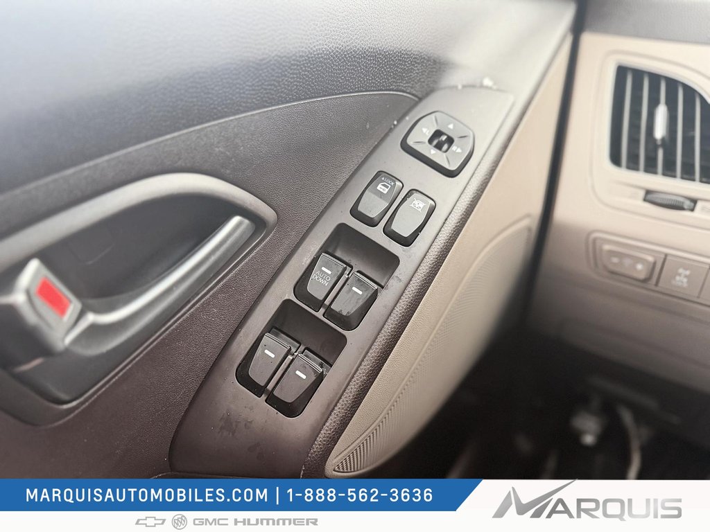 Hyundai Tucson  2015 à Matane, Québec - 5 - w1024h768px