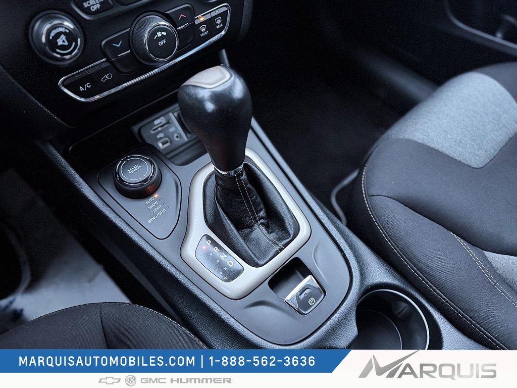 2016 Jeep Cherokee in Matane, Quebec - 12 - w1024h768px