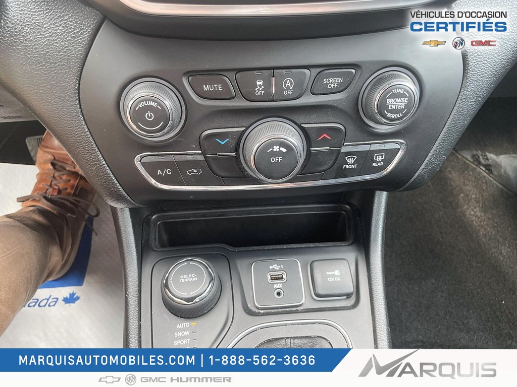 2022 Jeep Cherokee in Matane, Quebec - 10 - w1024h768px