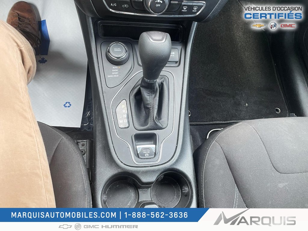 2022 Jeep Cherokee in Matane, Quebec - 11 - w1024h768px