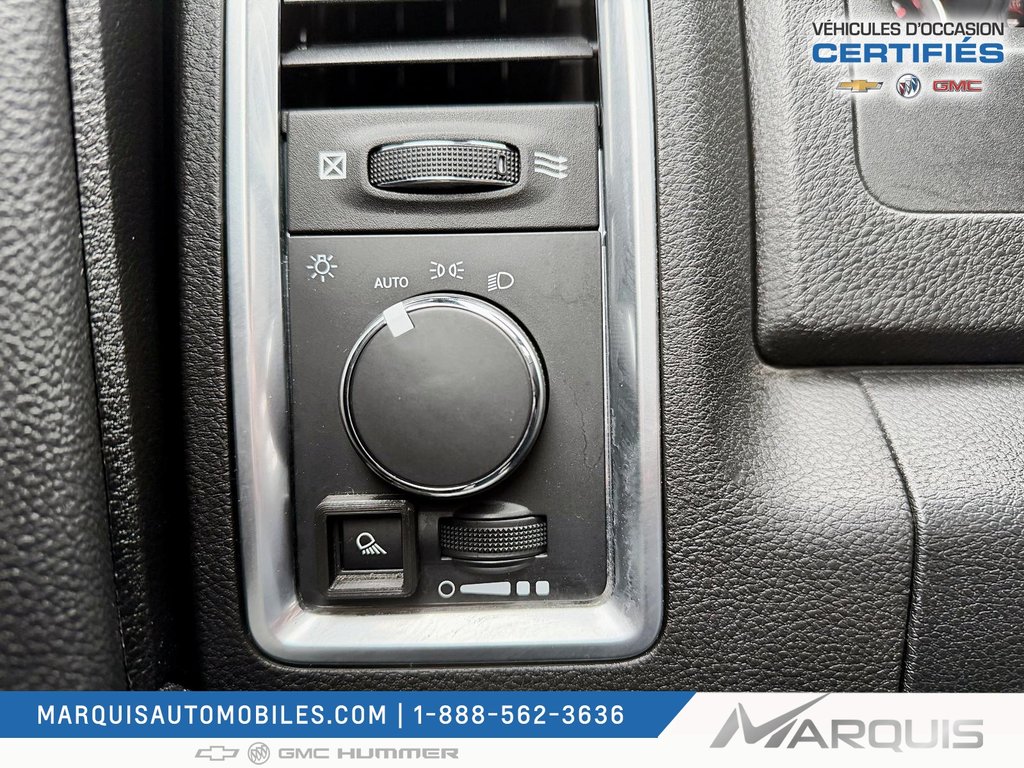 2022 Ram 1500 Classic in Matane, Quebec - 5 - w1024h768px