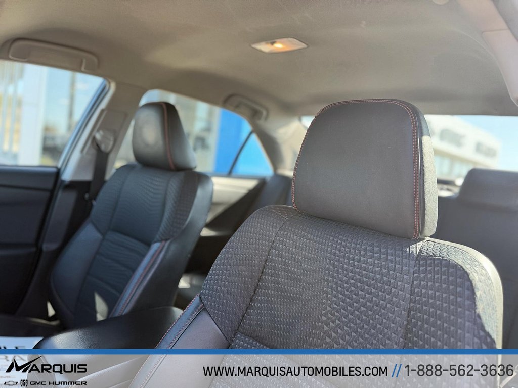 2015 Toyota Camry in Matane, Quebec - 3 - w1024h768px