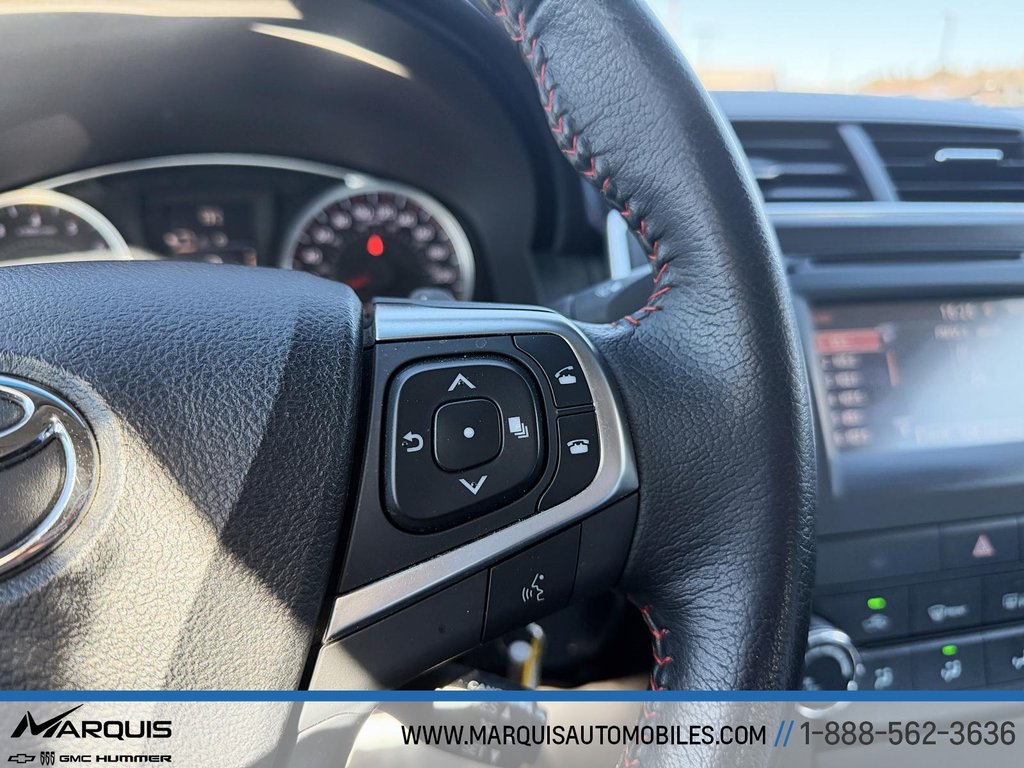 2015 Toyota Camry in Matane, Quebec - 8 - w1024h768px